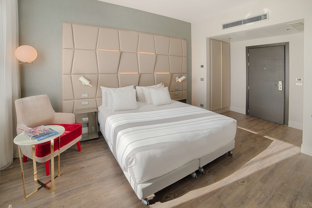 NH Collection Roma Palazzo Cinquecento — Hotel rooms in Rome, Lazio