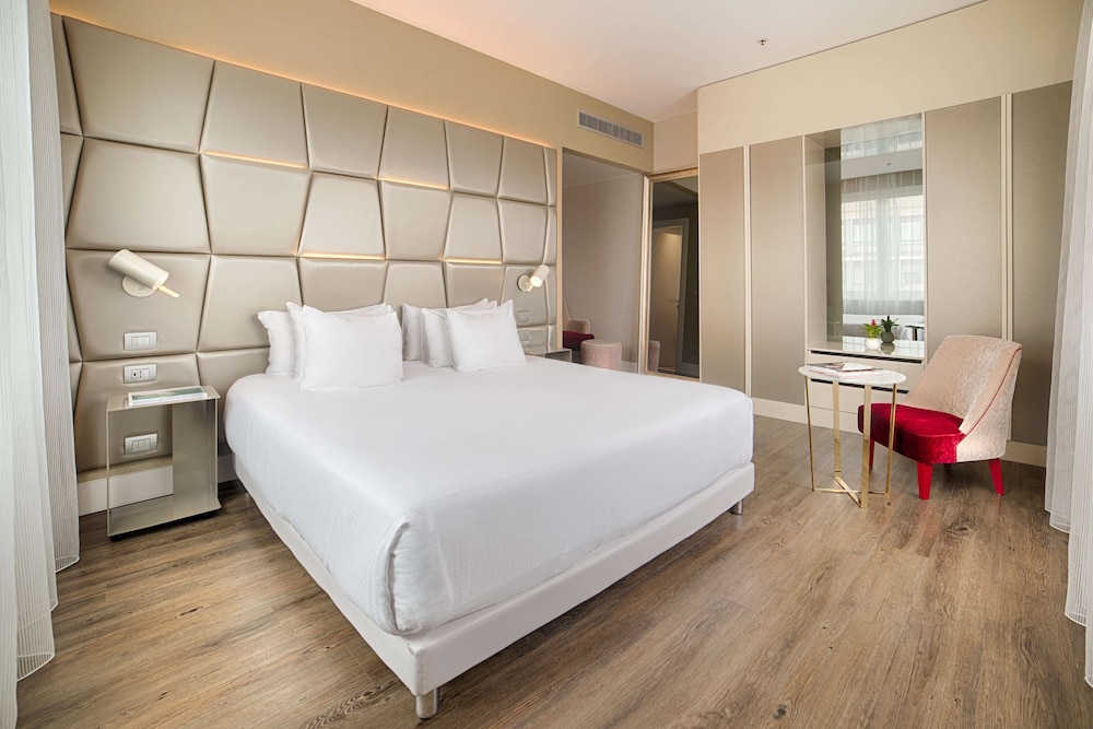 NH Collection Roma Palazzo Cinquecento — Hotel rooms in Rome, Lazio
