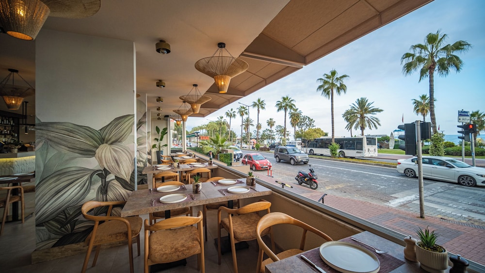 Heritage by Cimen Hotel — Restaurant & bars in Alanya