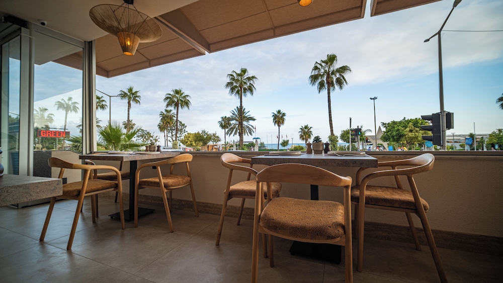 Heritage by Cimen Hotel — Restaurant & bars in Alanya