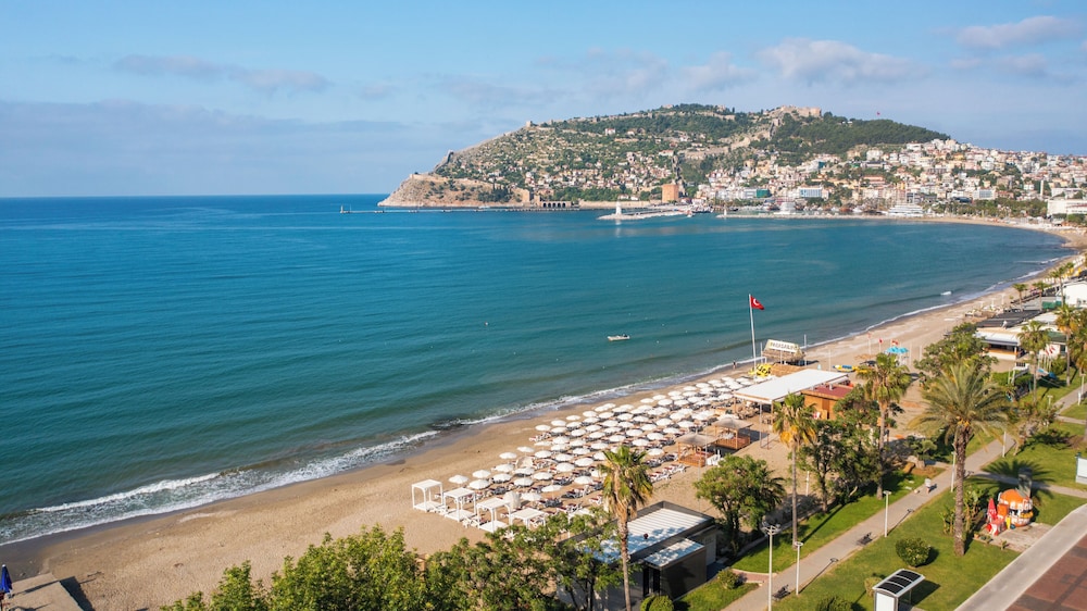 Heritage by Cimen Hotel — Beach in Alanya