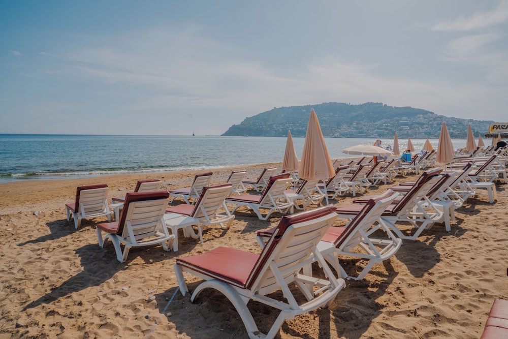 Heritage by Cimen Hotel — Beach in Alanya
