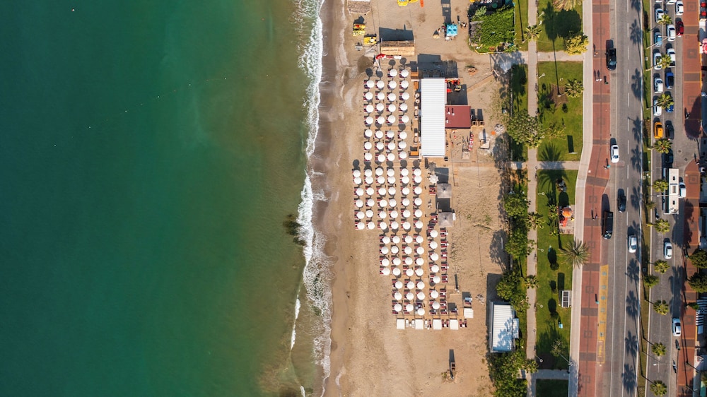 Heritage by Cimen Hotel — Beach in Alanya