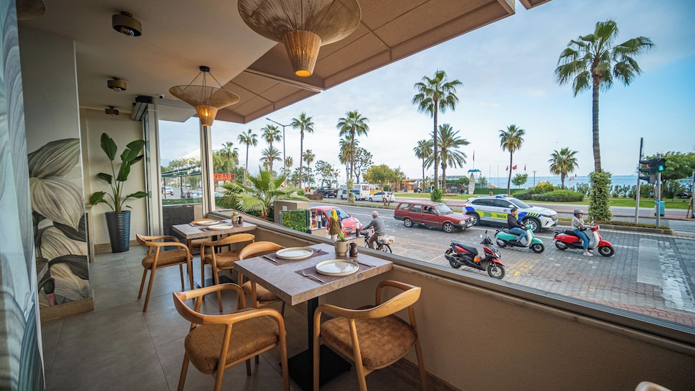 Heritage by Cimen Hotel — Restaurant & bars in Alanya
