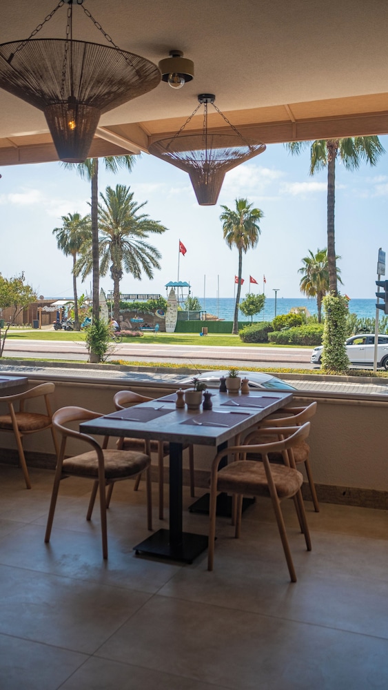 Heritage by Cimen Hotel — Restaurant & bars in Alanya