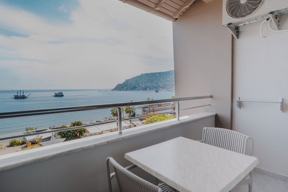 Heritage by Cimen Hotel — Hotel rooms in Alanya