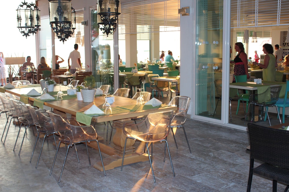 Sunprime Dogan Side Beach - Adults Only — Restaurant & bars in Side