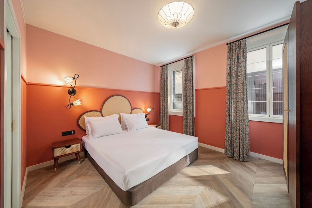 Madeira Gems — Hotel rooms in Funchal, Madeira