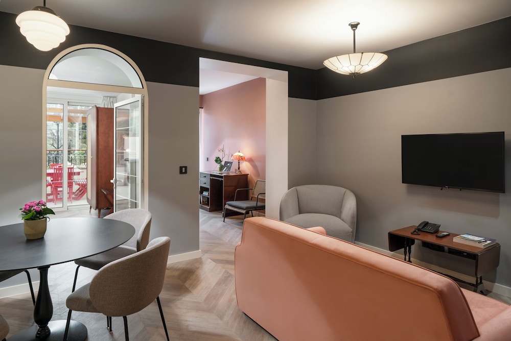 Madeira Gems — Hotel rooms in Funchal, Madeira