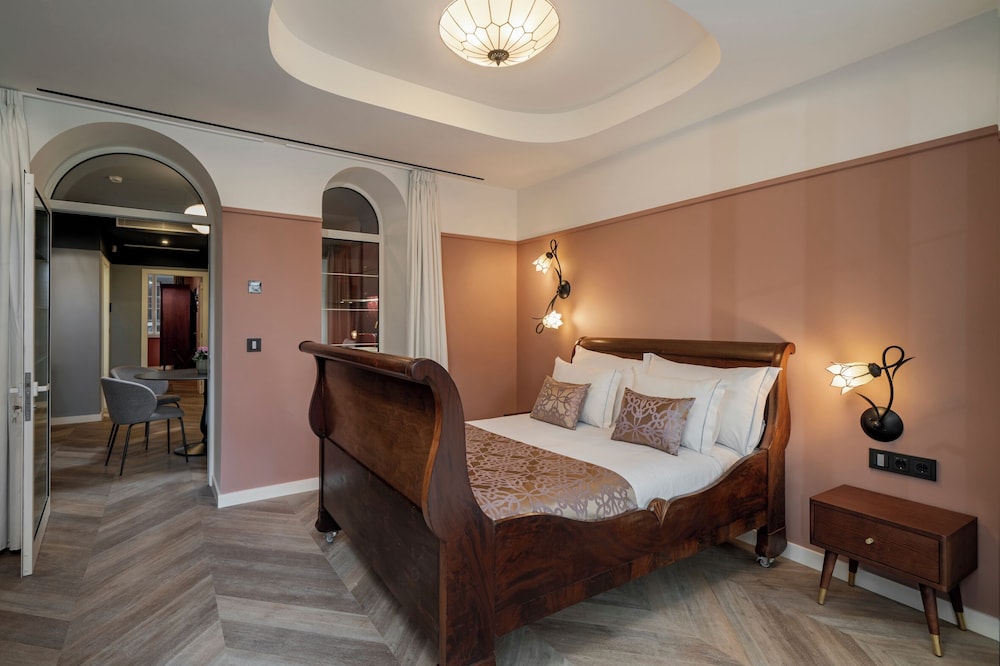 Madeira Gems — Hotel rooms in Funchal, Madeira