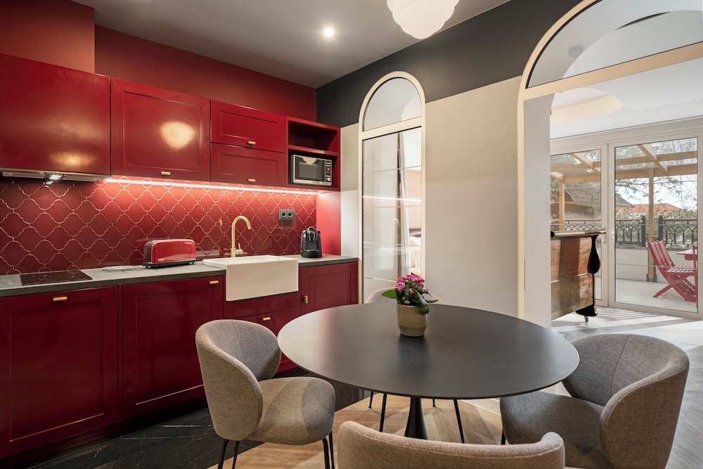 Madeira Gems — Hotel rooms in Funchal, Madeira