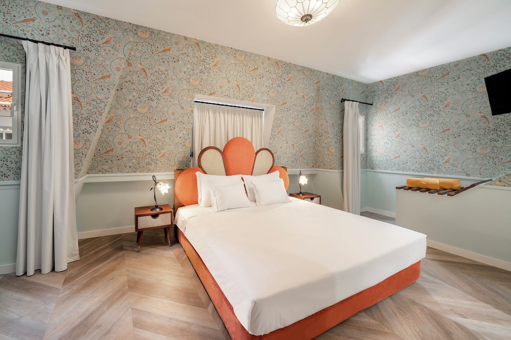 Madeira Gems — Hotel rooms in Funchal, Madeira