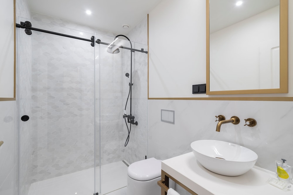Madeira Gems — Hotel rooms in Funchal, Madeira