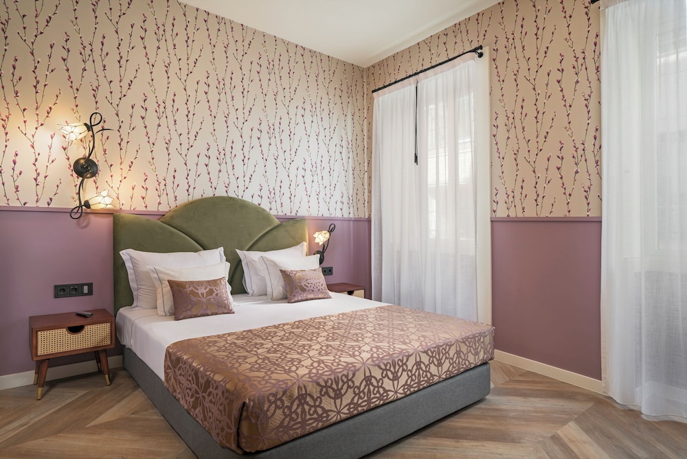 Madeira Gems — Hotel rooms in Funchal, Madeira