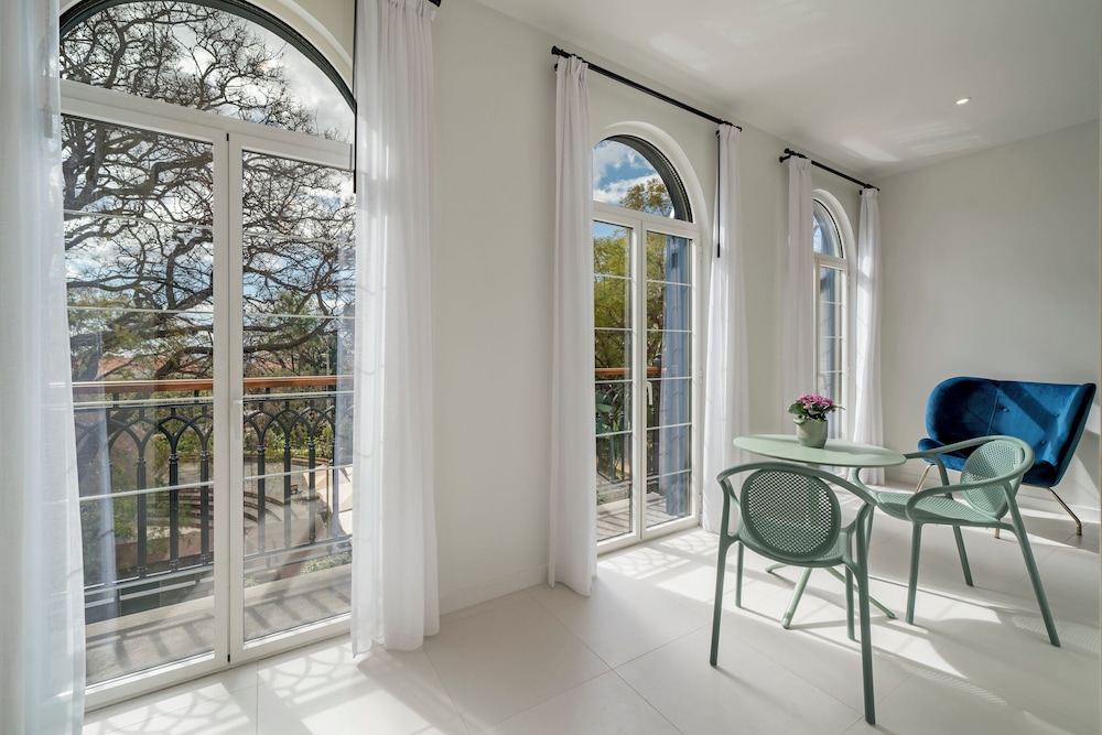 Madeira Gems — Hotel rooms in Funchal, Madeira