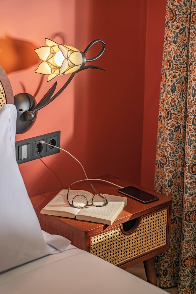 Madeira Gems — Hotel rooms in Funchal, Madeira