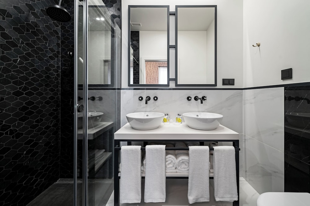 Madeira Gems — Hotel rooms in Funchal, Madeira