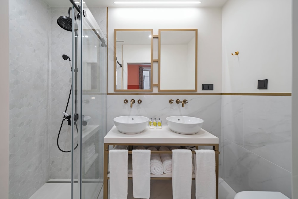 Madeira Gems — Hotel rooms in Funchal, Madeira