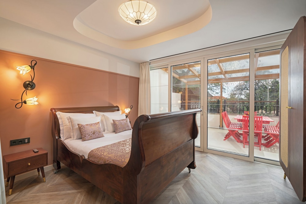 Madeira Gems — Hotel rooms in Funchal, Madeira
