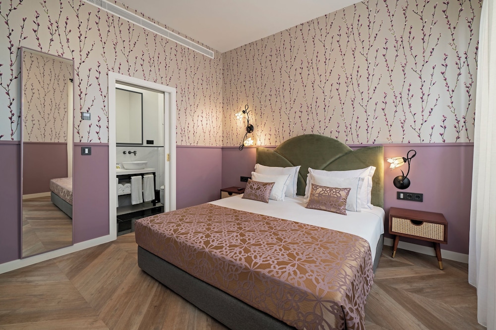 Madeira Gems — Hotel rooms in Funchal, Madeira