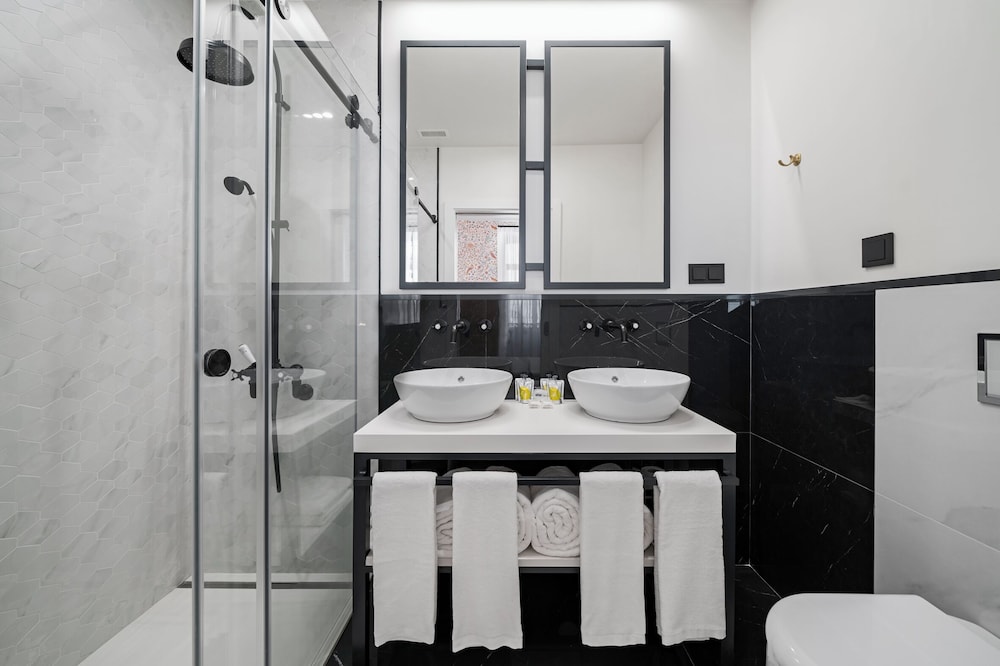 Madeira Gems — Hotel rooms in Funchal, Madeira