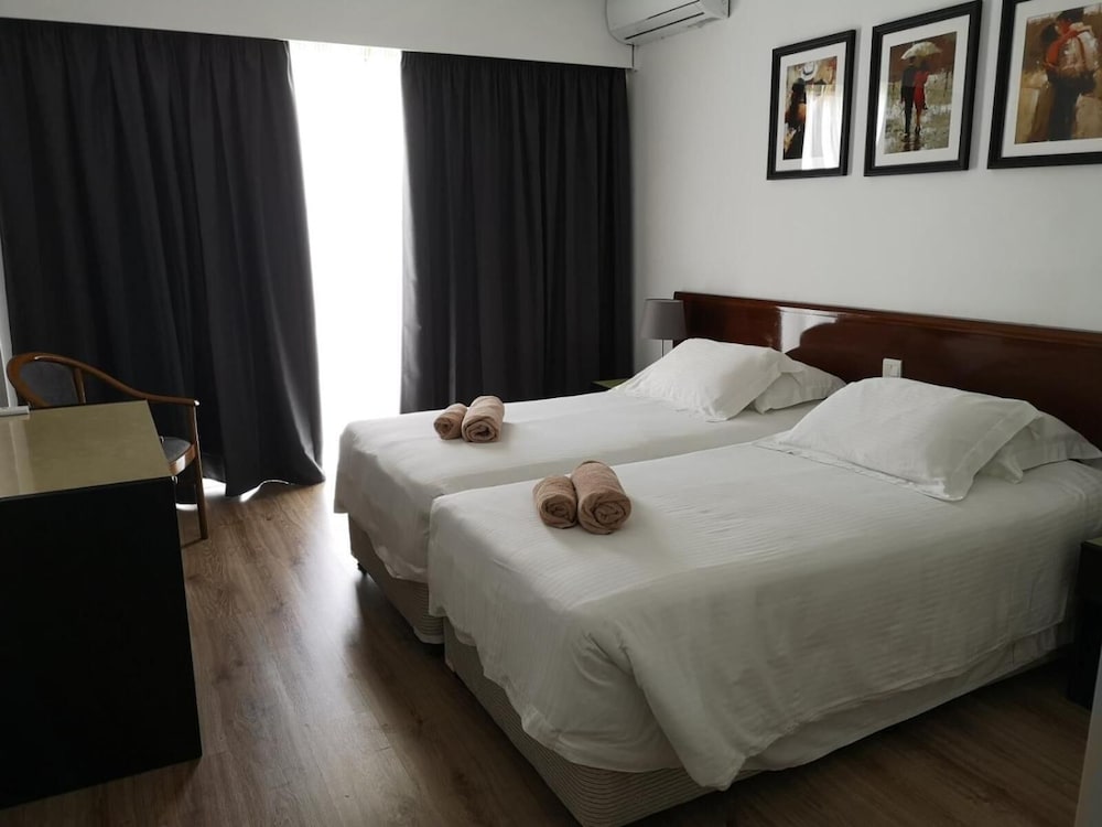 Sun Hall Beach Hotel Apts. — Hotel rooms in Larnaca, Larnaca Region
