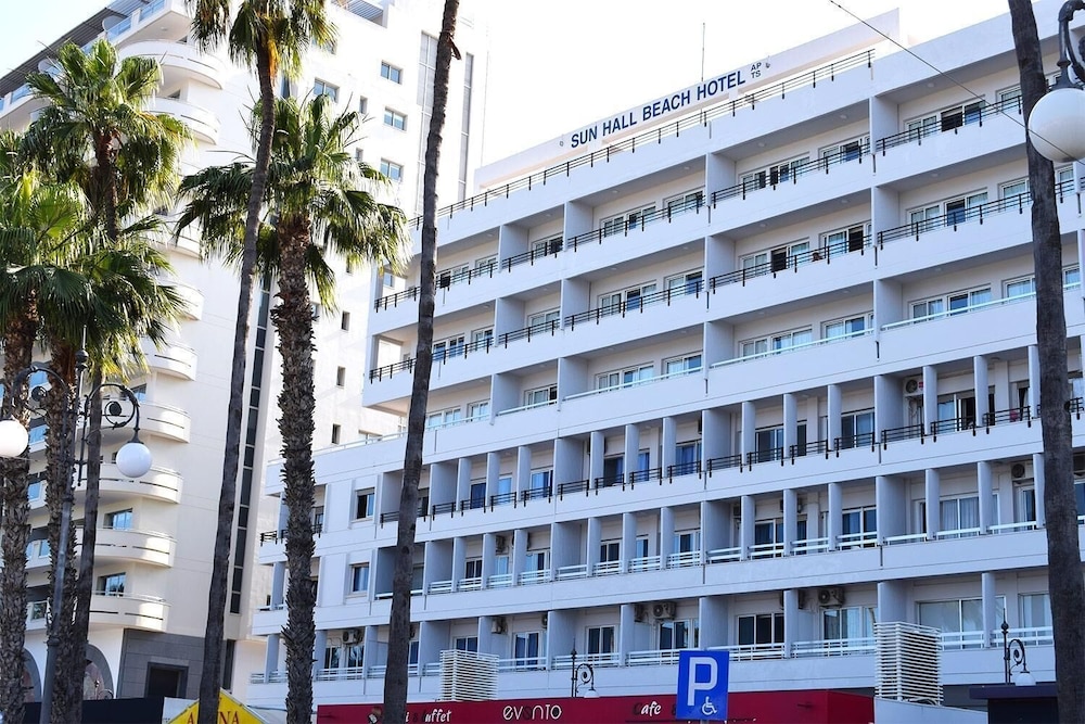 Sun Hall Beach Hotel Apts. — Hotel building in Larnaca, Larnaca Region