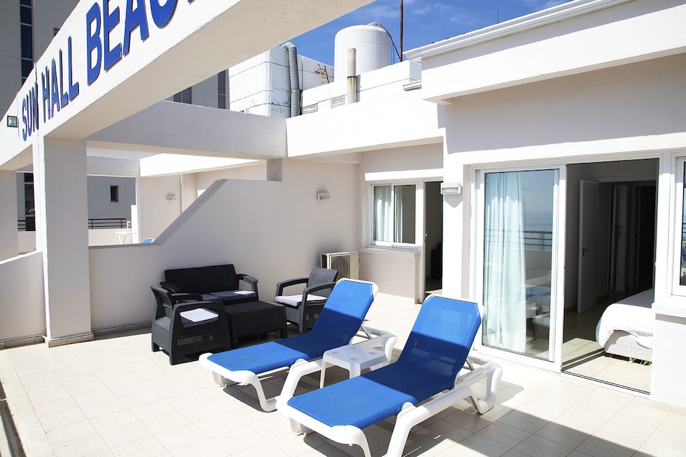 Sun Hall Beach Hotel Apts. — Hotel building in Larnaca, Larnaca Region