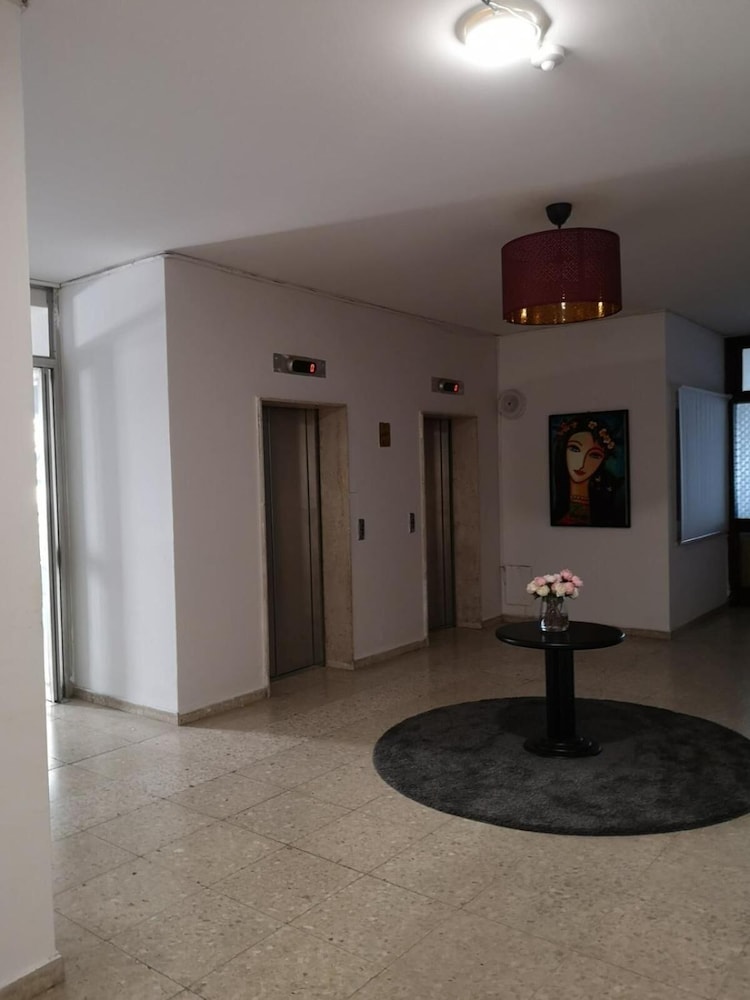 Sun Hall Beach Hotel Apts. — Hotel building in Larnaca, Larnaca Region