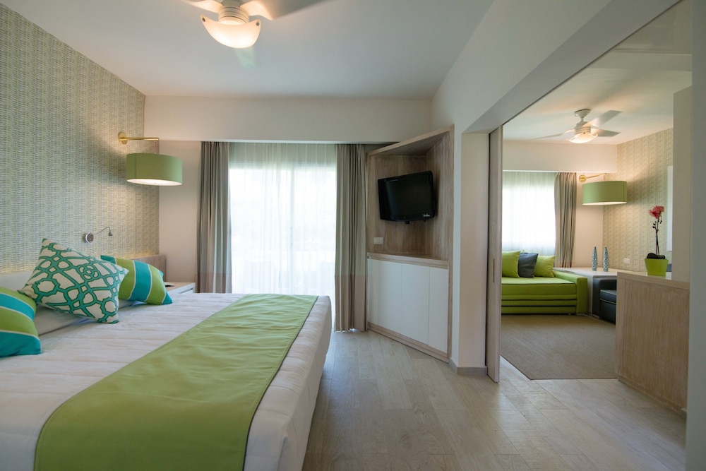 Grand Sirenis Punta Cana Resort & Aquagames - All Inclusive — Hotel rooms in Uvero Alto, La Altagracia
