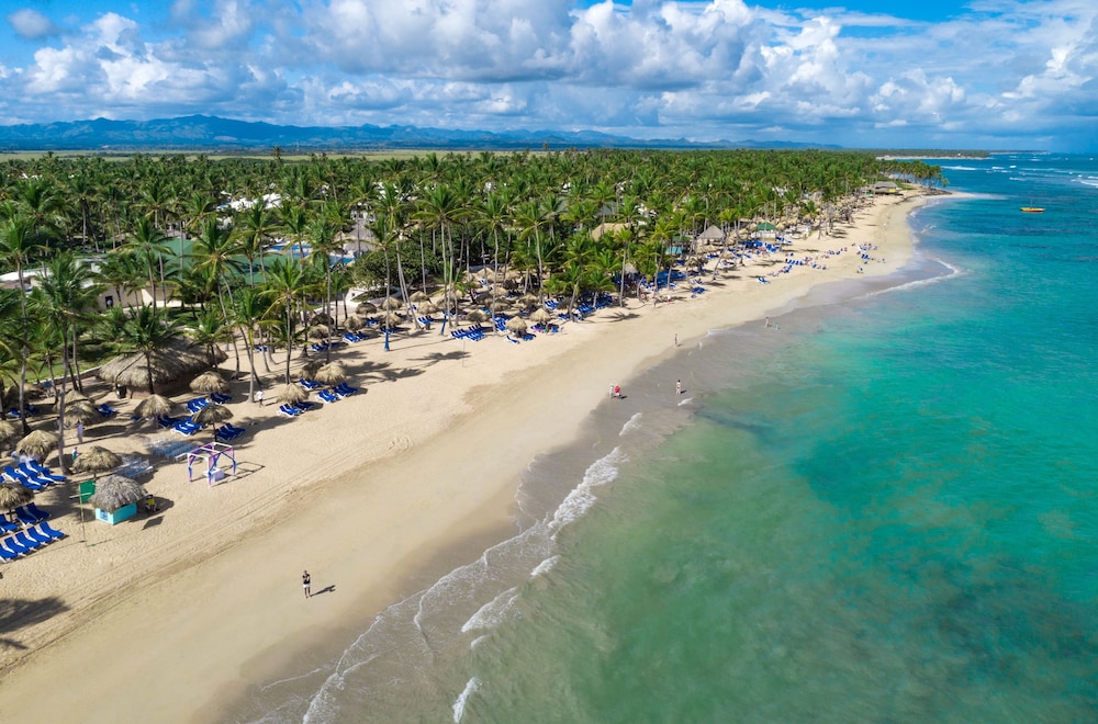 Grand Sirenis Punta Cana Resort & Aquagames - All Inclusive — Beach in Uvero Alto, La Altagracia