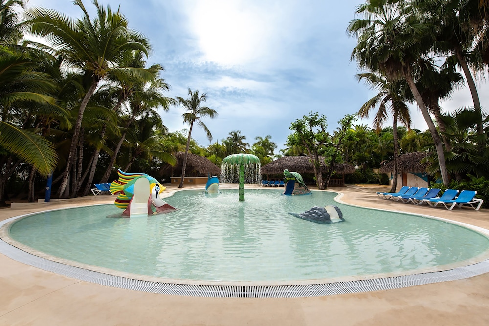 Grand Sirenis Punta Cana Resort & Aquagames - All Inclusive — Swimming pool in Uvero Alto, La Altagracia