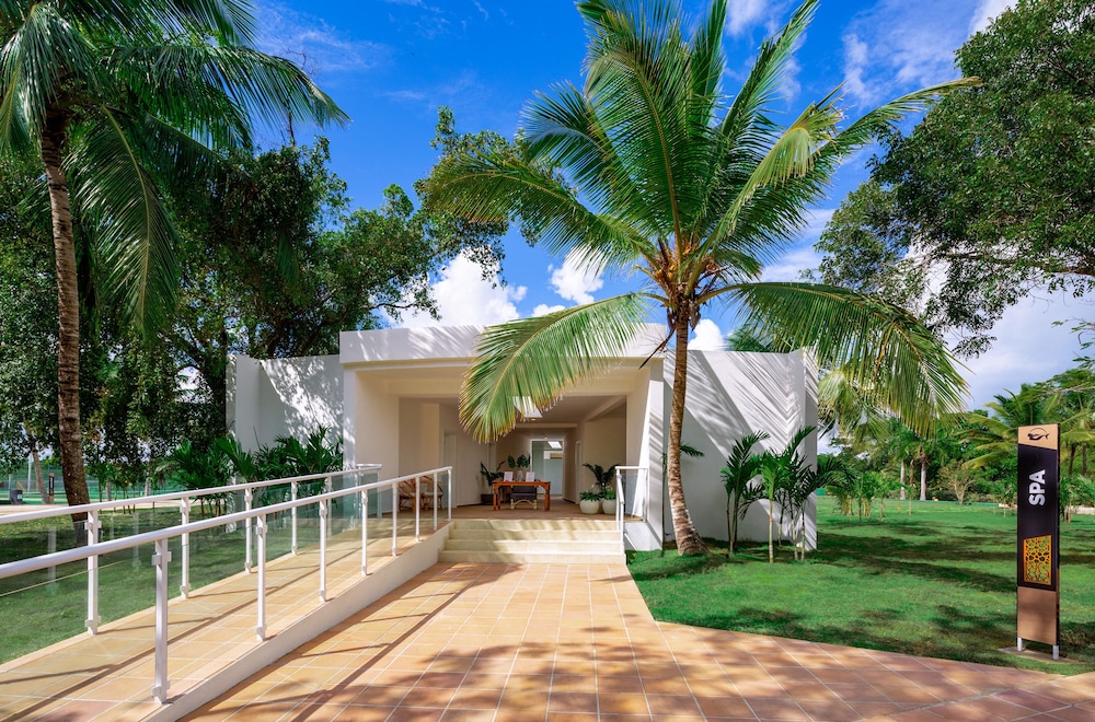 Grand Sirenis Punta Cana Resort & Aquagames - All Inclusive — Hotel building in Uvero Alto, La Altagracia