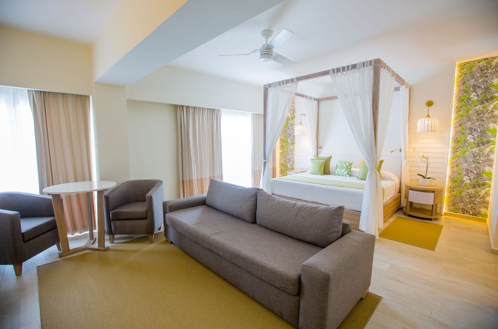 Grand Sirenis Punta Cana Resort & Aquagames - All Inclusive — Hotel rooms in Uvero Alto, La Altagracia