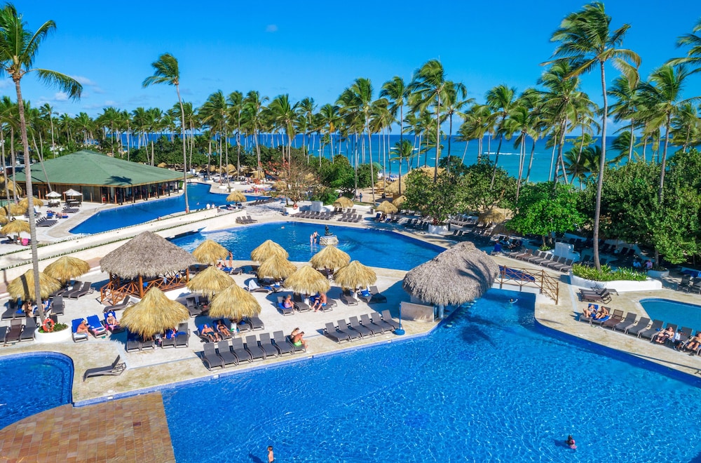 Grand Sirenis Punta Cana Resort & Aquagames - All Inclusive — Swimming pool in Uvero Alto, La Altagracia