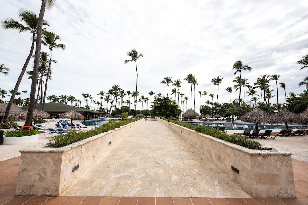 Grand Sirenis Punta Cana Resort & Aquagames - All Inclusive — Swimming pool in Uvero Alto, La Altagracia