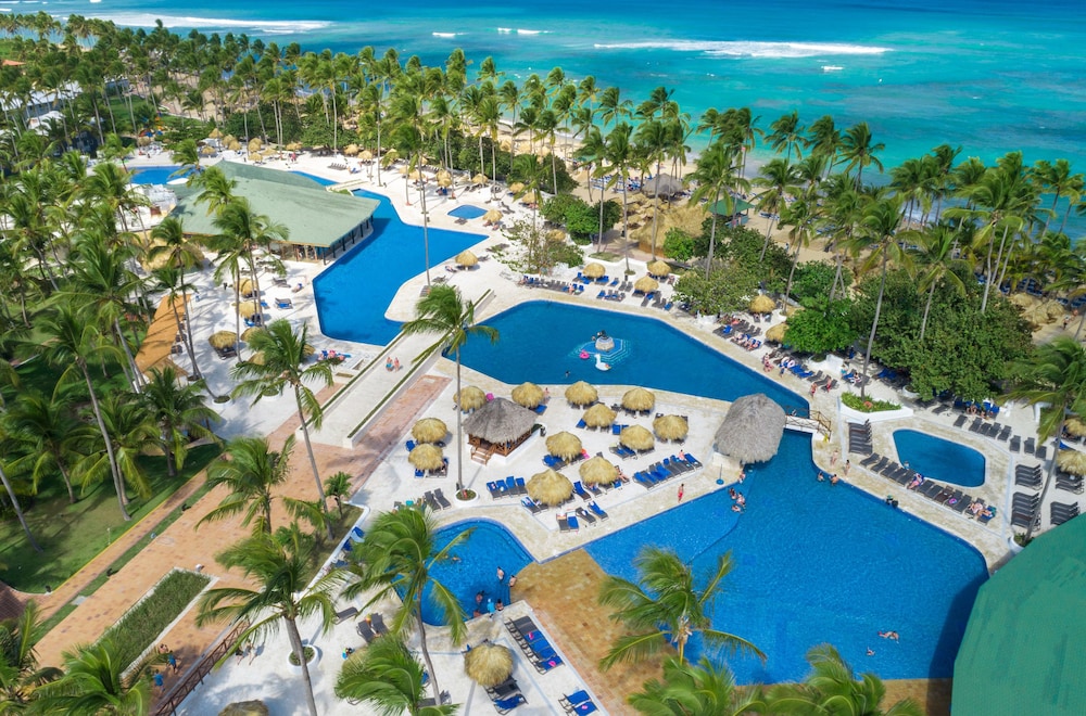 Grand Sirenis Punta Cana Resort & Aquagames - All Inclusive — Swimming pool in Uvero Alto, La Altagracia