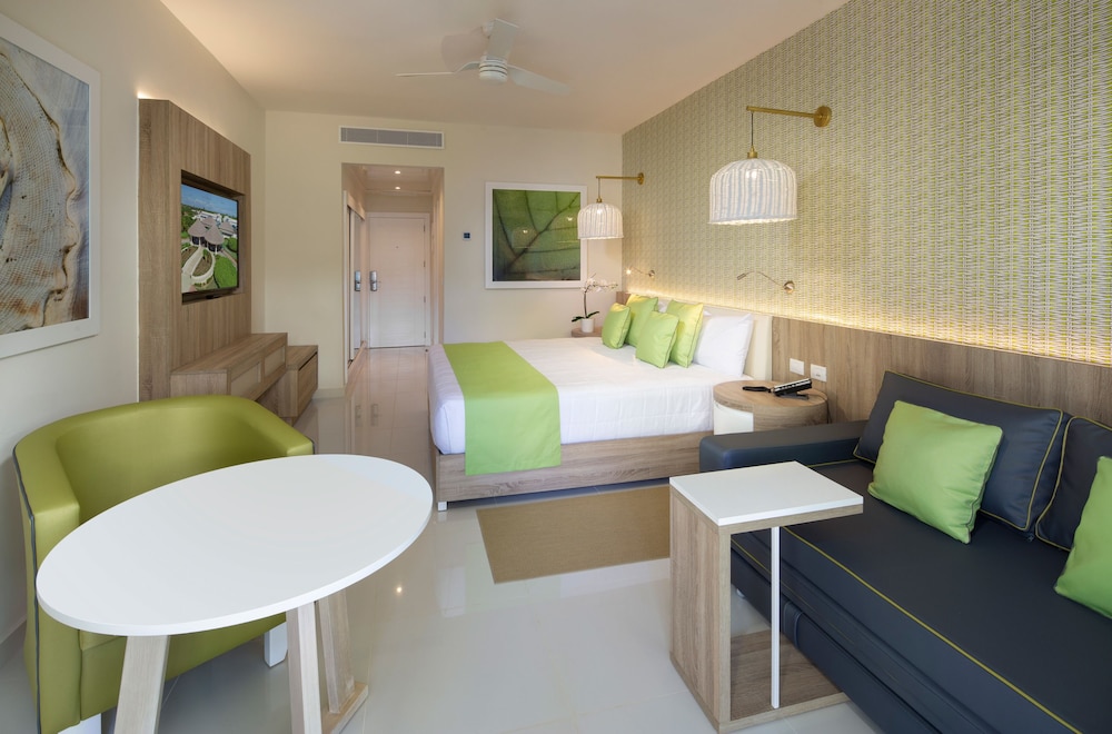 Grand Sirenis Punta Cana Resort & Aquagames - All Inclusive — Hotel rooms in Uvero Alto, La Altagracia
