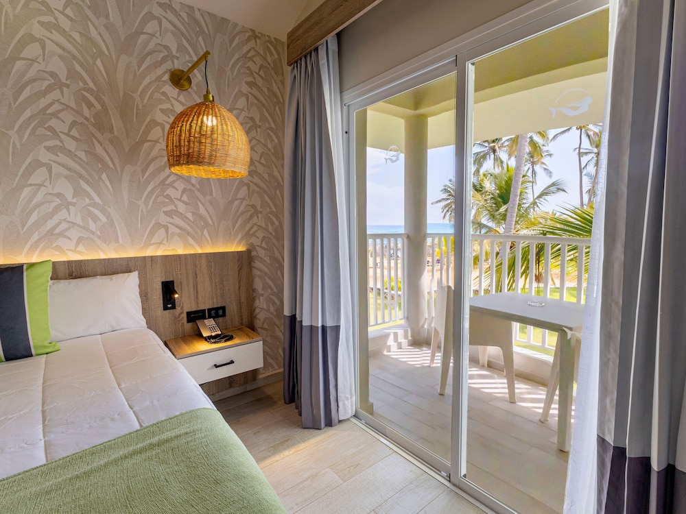 Grand Sirenis Punta Cana Resort & Aquagames - All Inclusive — Hotel rooms in Uvero Alto, La Altagracia