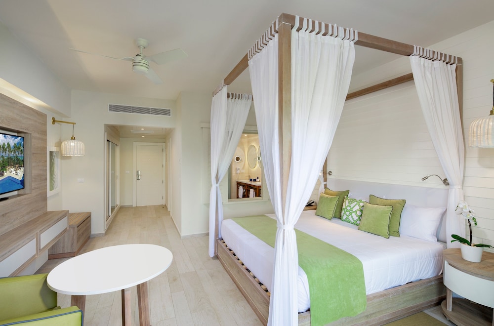 Grand Sirenis Punta Cana Resort & Aquagames - All Inclusive — Hotel rooms in Uvero Alto, La Altagracia