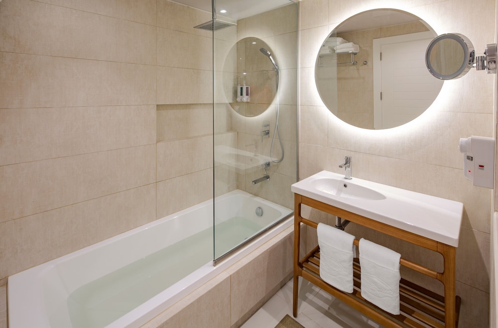 Grand Sirenis Punta Cana Resort & Aquagames - All Inclusive — Hotel rooms in Uvero Alto, La Altagracia