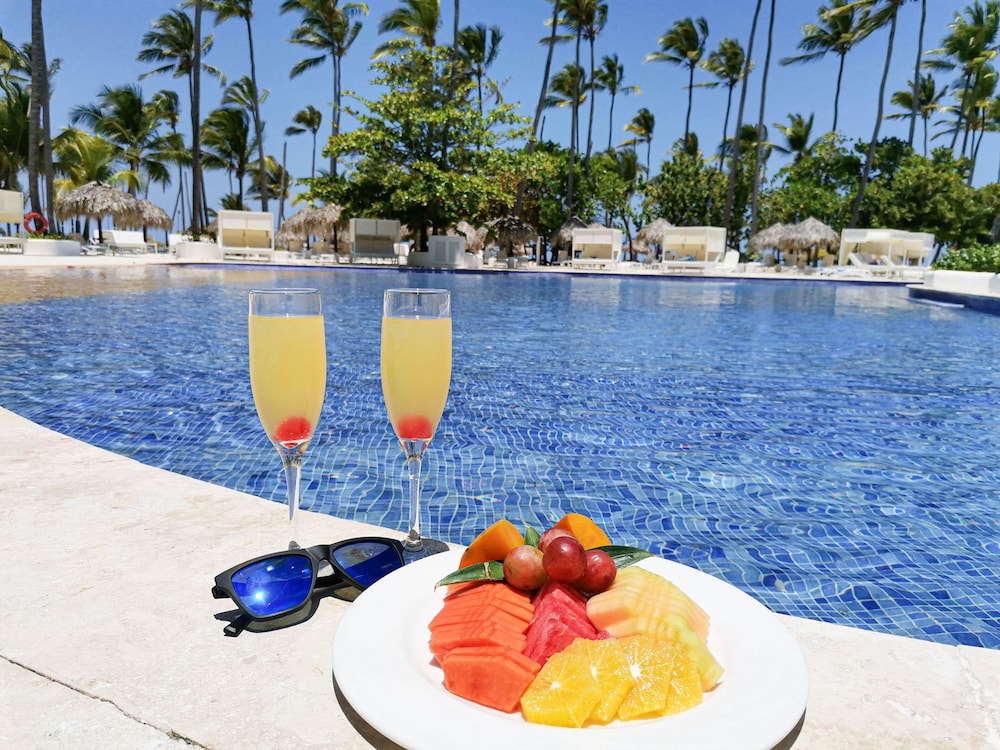Grand Sirenis Punta Cana Resort & Aquagames - All Inclusive — Swimming pool in Uvero Alto, La Altagracia