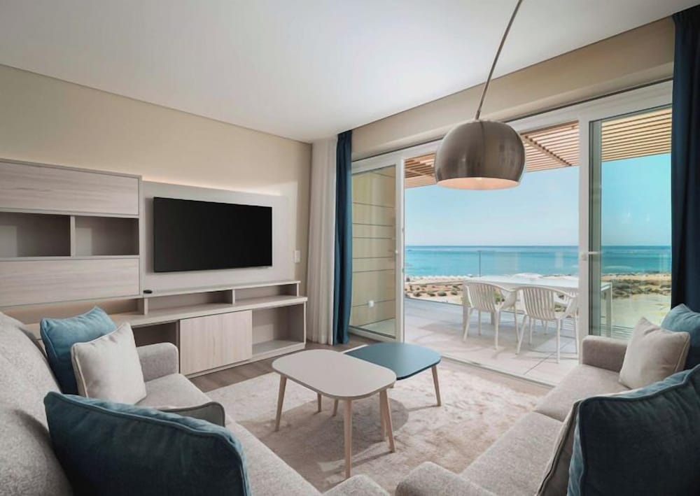 Dom Pedro Residences — Hotel rooms in Quarteira, Faro