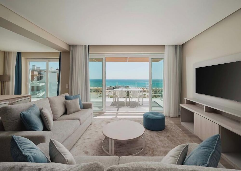 Dom Pedro Residences — Hotel rooms in Quarteira, Faro
