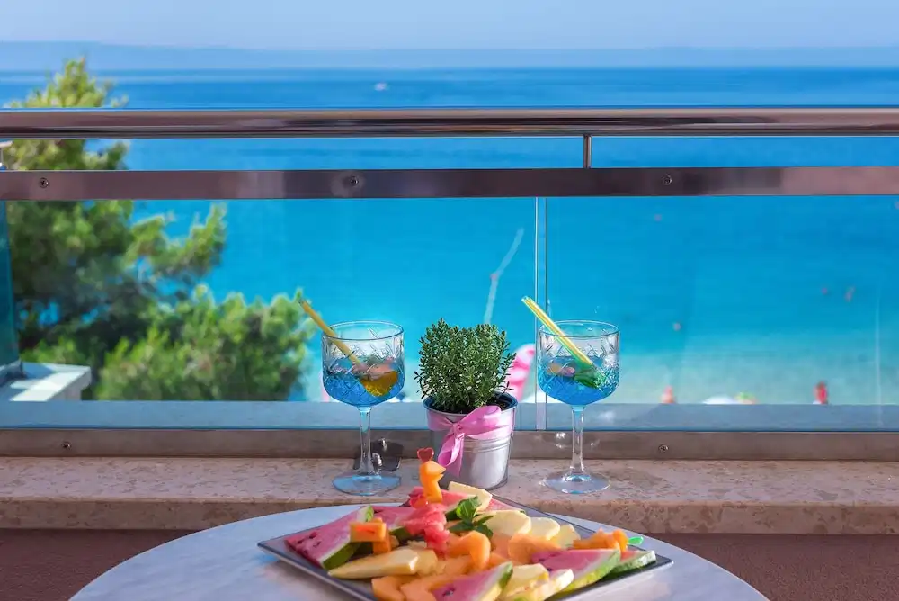 Hotel Maritimo — Restaurant & bars in Makarska, Split-Dalmatia