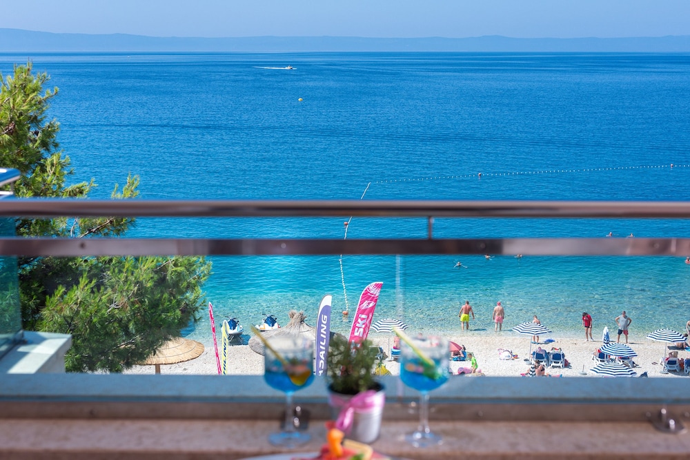 Hotel Maritimo — Beach in Makarska, Split-Dalmatia