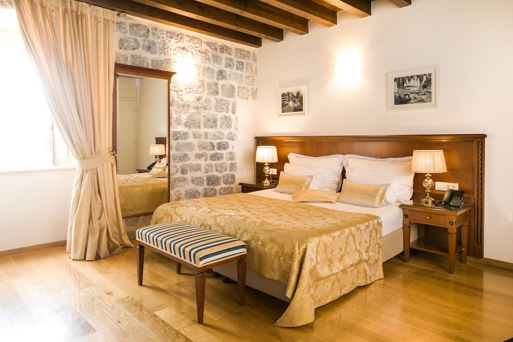 Judita Palace Heritage Hotel — Hotel rooms in Split, Split-Dalmatia