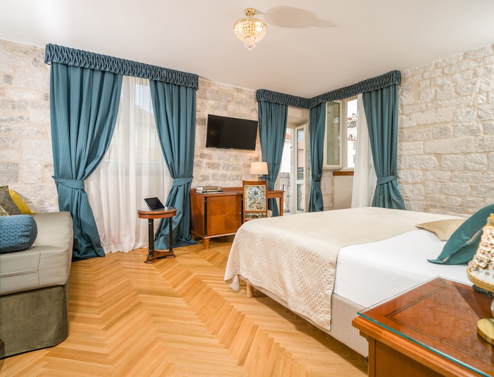Judita Palace Heritage Hotel — Hotel rooms in Split, Split-Dalmatia