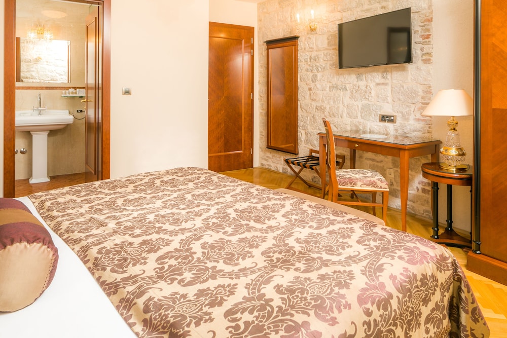Judita Palace Heritage Hotel — Hotel rooms in Split, Split-Dalmatia