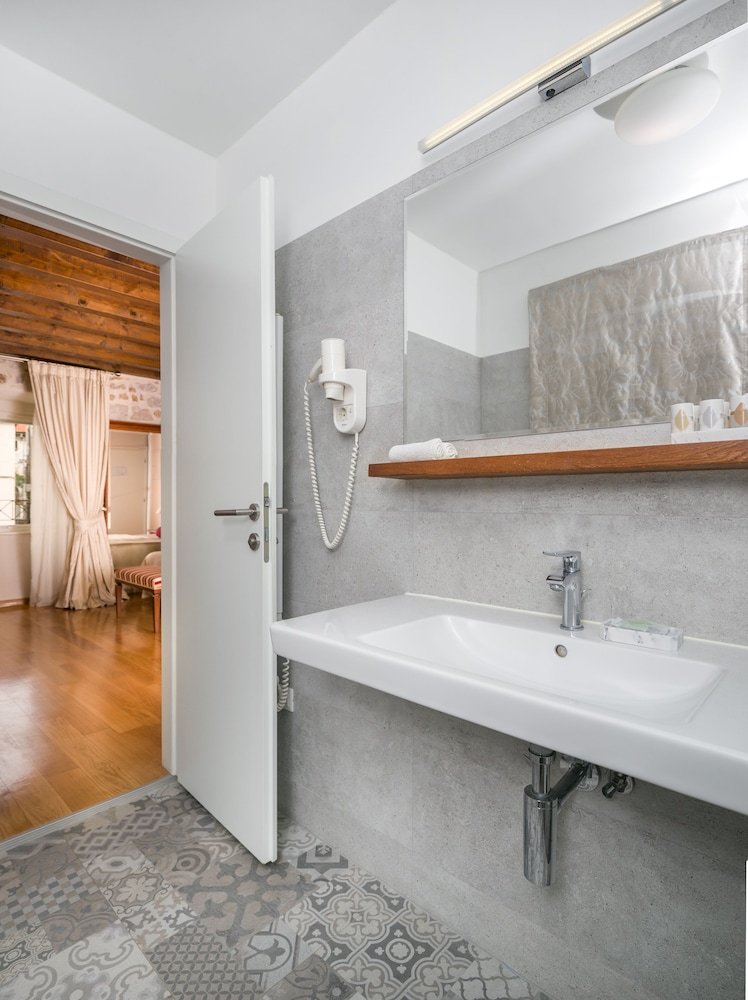 Judita Palace Heritage Hotel — Hotel rooms in Split, Split-Dalmatia